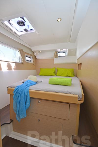 Book yachts online - catamaran - Lagoon 400. - Pathos - rent