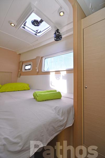 Book yachts online - catamaran - Lagoon 400. - Pathos - rent