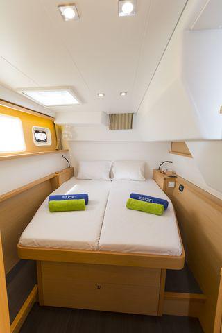 Book yachts online - catamaran - Lagoon 450 Fly A/C &amp; GEN - NEMESIS - rent
