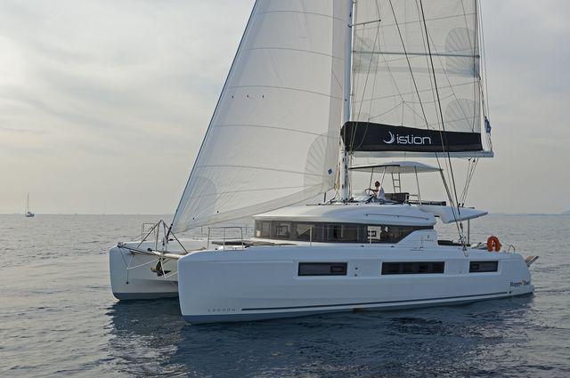 Book yachts online - catamaran - Lagoon 50 A/C &amp; GEN &amp; WM - ANDROMEDA - rent