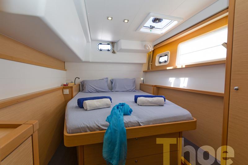 Book yachts online - catamaran - Lagoon 450 Fly A/C &amp; GEN - Thoe - rent