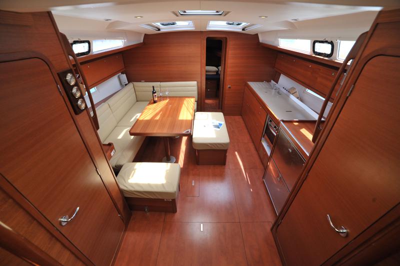 Book yachts online - sailboat - Dufour 460 Grand Large - Rubia - rent