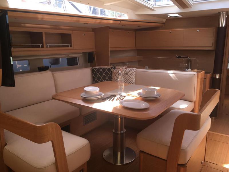 Book yachts online - sailboat - Dufour 56 Exclusive 2018 - Hola - rent