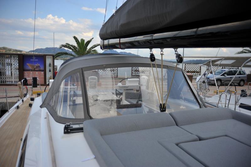 Book yachts online - sailboat - Dufour 56 Exclusive 2018 - Hola - rent