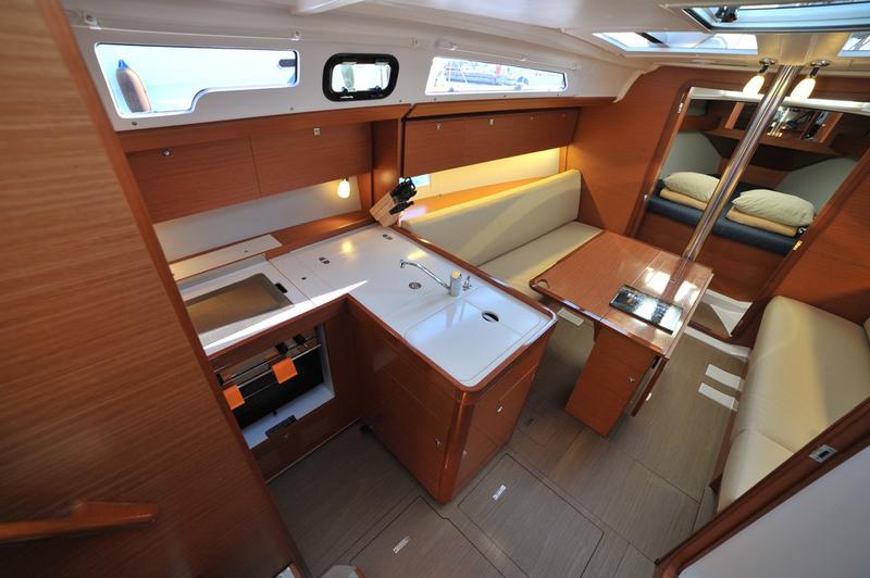 Book yachts online - sailboat - Dufour 360 GL - Karibu - rent