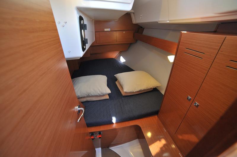 Book yachts online - sailboat - Dufour 360 GL - Karibu - rent