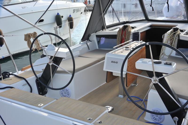 Book yachts online - sailboat - Dufour 360 GL - Karibu - rent