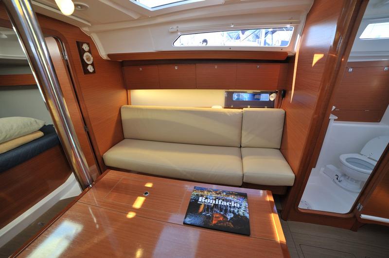 Book yachts online - sailboat - Dufour 360 GL - Karibu - rent