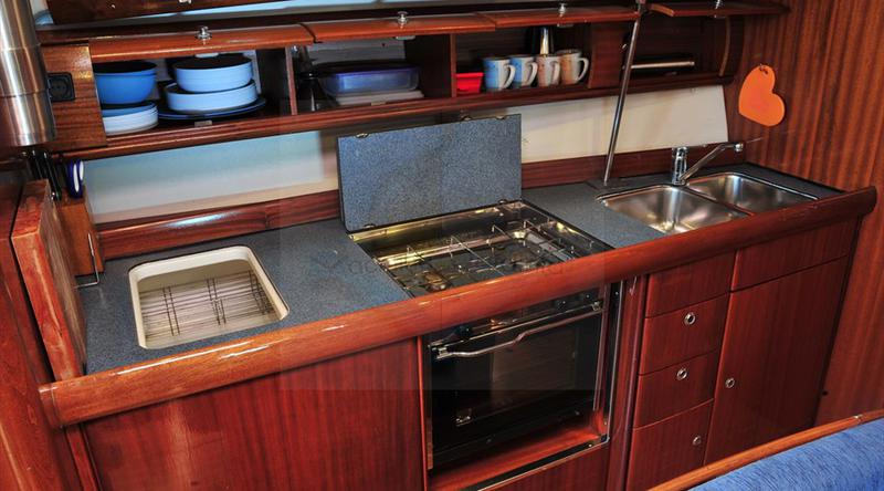 Book yachts online - sailboat - Bavaria 38 - Tommy  - rent