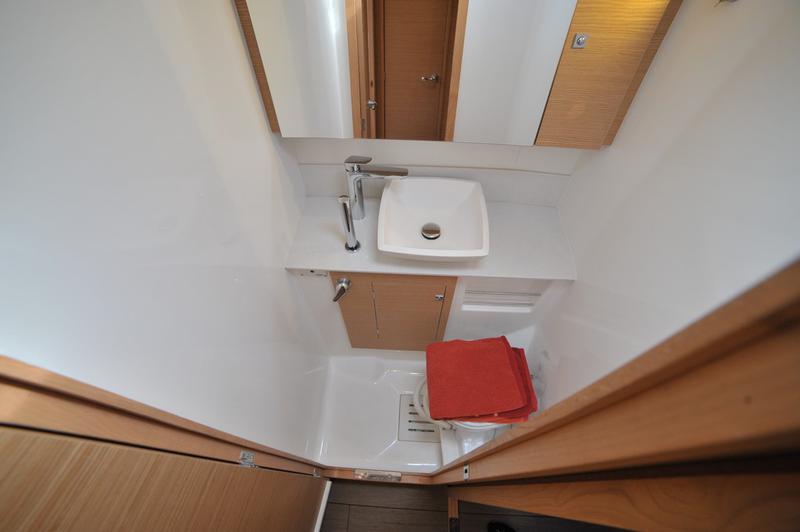 Book yachts online - sailboat - Dufour 520 GL - Greenleaf - rent