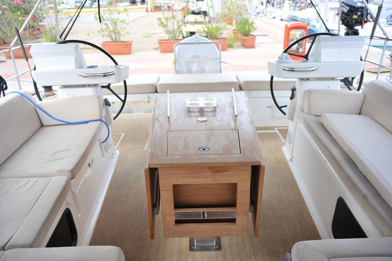 Book yachts online - sailboat - Dufour 520 GL - Greenleaf - rent