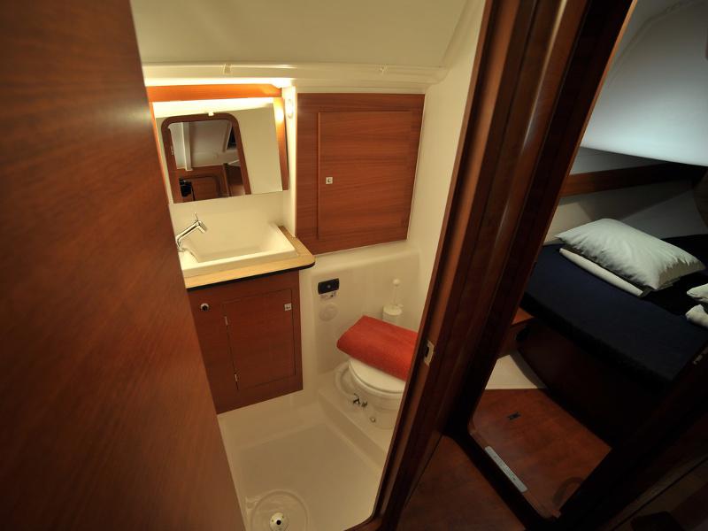 Book yachts online - sailboat - Dufour 382 Grand Large - Andreana - rent