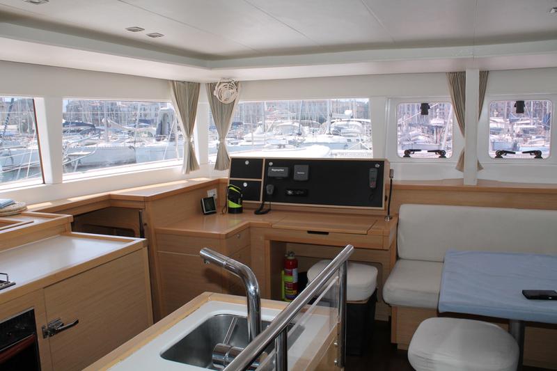 Book yachts online - catamaran - Lagoon 450 - Uranus Planet - rent