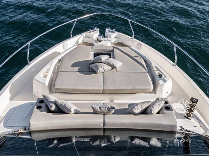 Book yachts online - motorboat - Cranchi E 52 F Evoluzione - Angelina M - rent