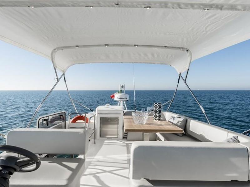 Book yachts online - motorboat - Cranchi E 52 F Evoluzione - Angelina M - rent