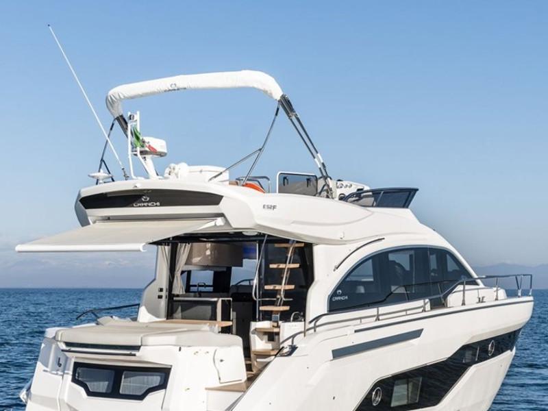 Book yachts online - motorboat - Cranchi E 52 F Evoluzione - Angelina M - rent