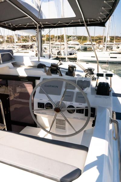 Book yachts online - catamaran - Astréa 42 - Ion - rent