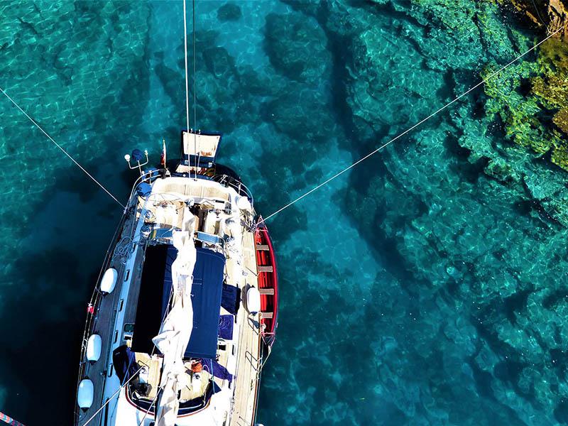 Book yachts online - sailboat - Beneteau 62 - Bogey 1 - skipper included in price - rent