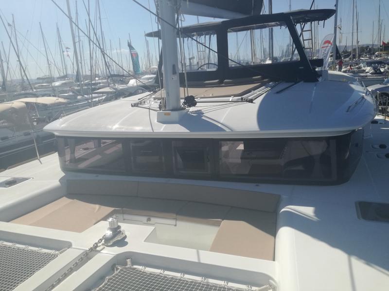 Book yachts online - catamaran - Lagoon 450  Flybridge - Aeolian Dream - rent