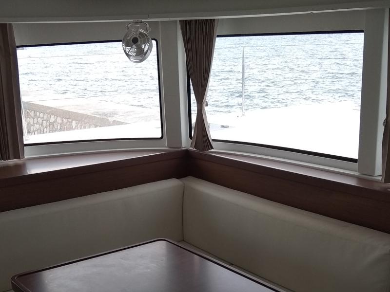 Book yachts online - catamaran - Lagoon 42 - Aeolian Spirit - rent