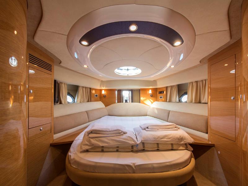 Book yachts online - motorboat - Cranchi Atlantique 50 - Danae Fantasea - rent