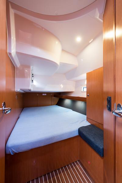 Book yachts online - sailboat - Bavaria Cruiser 46 - Morning Star  - A/C in Saloon - rent