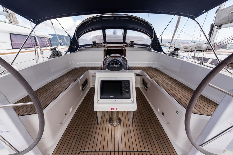 Book yachts online - sailboat - Bavaria Cruiser 46 - Morning Star  - A/C in Saloon - rent