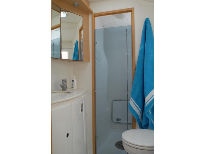 Book yachts online - catamaran - Lagoon 440 - Tani - rent