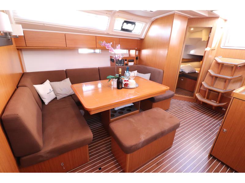 Book yachts online - sailboat - Bavaria Cruiser 46 - Angelofe - rent