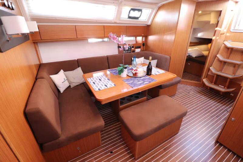 Book yachts online - sailboat - Bavaria Cruiser 46 - Angelofe - rent