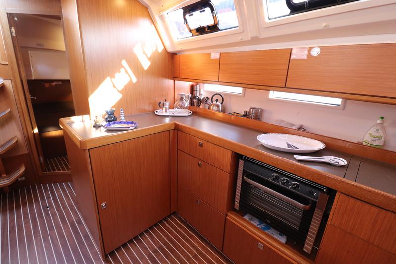 Book yachts online - sailboat - Bavaria Cruiser 46 - Angelofe - rent
