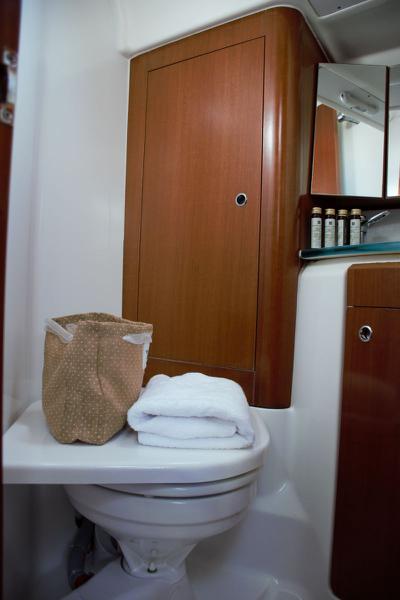 Book yachts online - sailboat - Oceanis 523 - Ninfea - rent