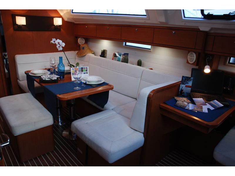 Book yachts online - sailboat - Bavaria Cruiser 41 - Khimeya - rent
