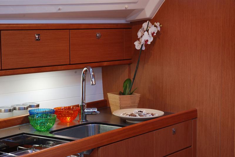 Book yachts online - sailboat - Bavaria Cruiser 41 - Khimeya - rent