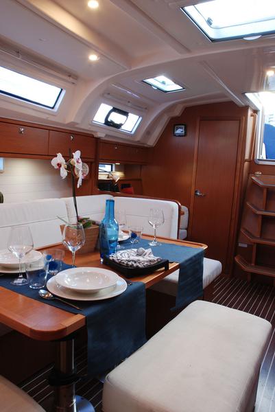 Book yachts online - sailboat - Bavaria Cruiser 41 - Khimeya - rent