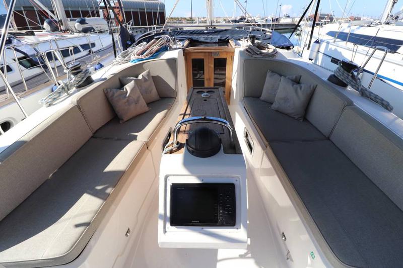 Book yachts online - sailboat - Bavaria Cruiser 41 - Khimeya - rent