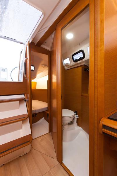 Book yachts online - sailboat - Jeanneau Sun Odissey 349 - Mon Amour - rent