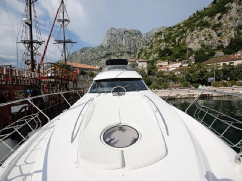 Book yachts online - motorboat - Prestige 50 Fly - Klara - rent