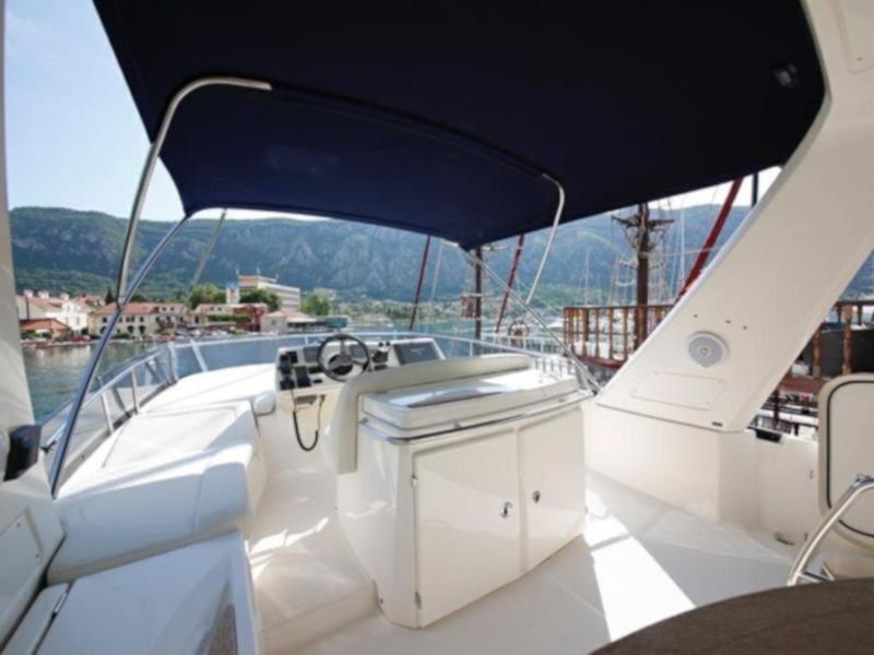 Book yachts online - motorboat - Prestige 50 Fly - Klara - rent