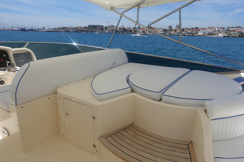 Book yachts online - motorboat - Astondoa 82 - Seafree - rent