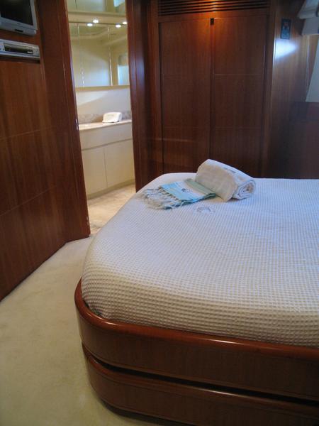Book yachts online - motorboat - Astondoa 82 - Seafree - rent