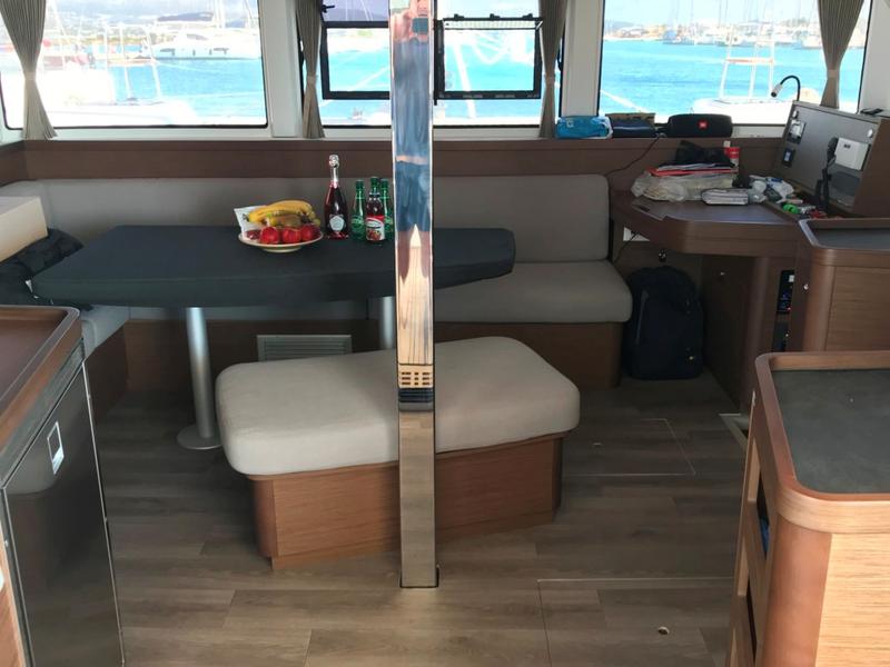 Book yachts online - catamaran - Lagoon 42 - ALIZE   - rent