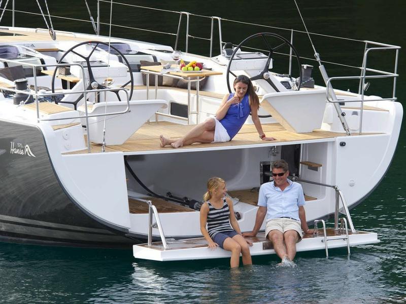 Book yachts online - sailboat - Hanse 575 - Marina Estrella Four - rent