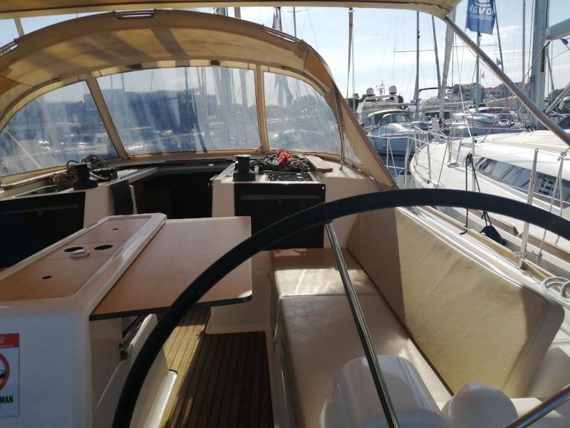 Book yachts online - sailboat - Dufour 412 Grandlarge - Bety - rent
