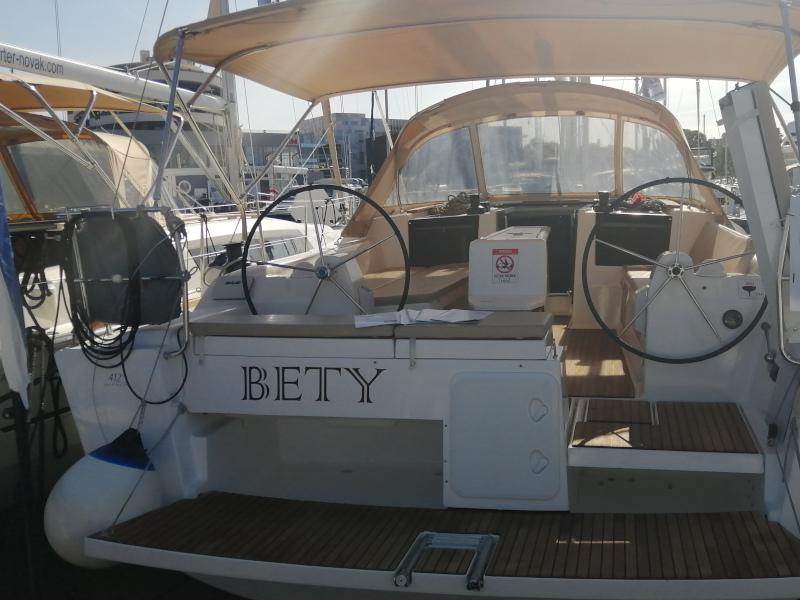 Book yachts online - sailboat - Dufour 412 Grandlarge - Bety - rent
