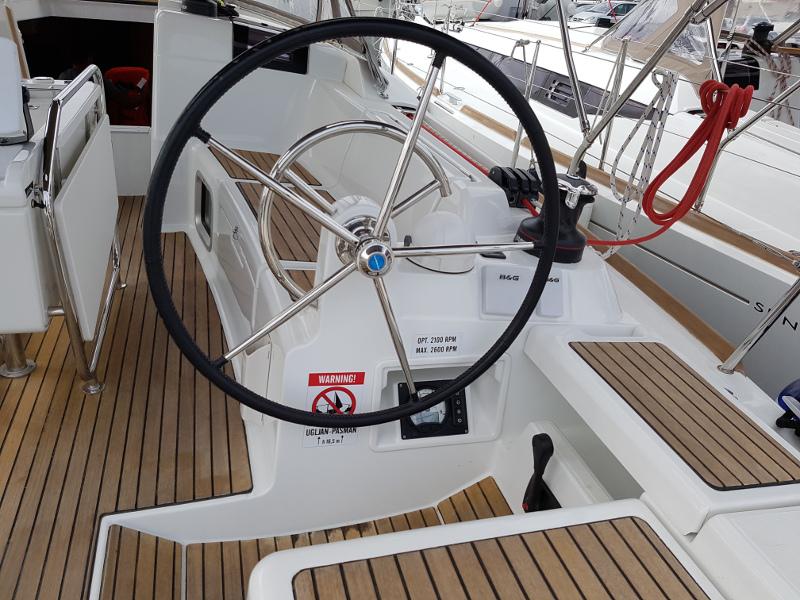Book yachts online - sailboat - Sun Odyssey 409 - Tina - rent