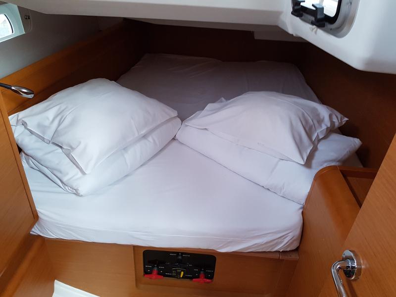 Book yachts online - sailboat - Sun Odyssey 409 - Tina - rent