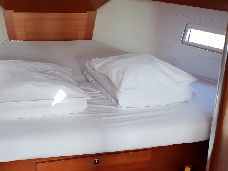 Book yachts online - sailboat - Dufour 382 GL - Mata - rent