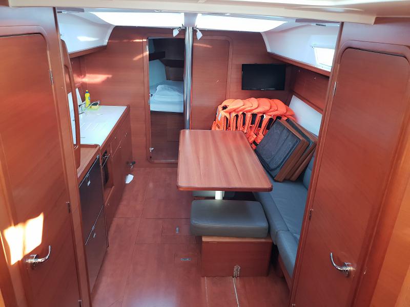 Book yachts online - sailboat - Dufour 382 GL - Mata - rent