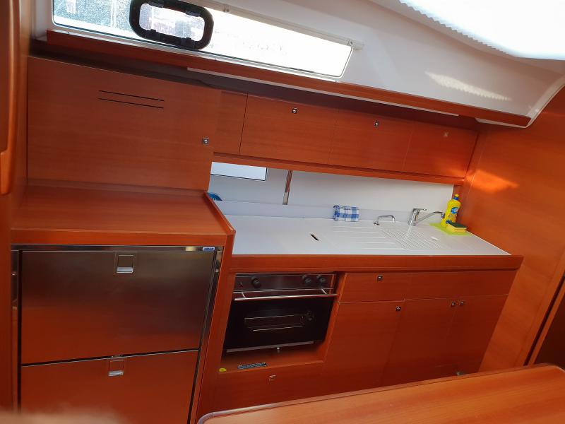 Book yachts online - sailboat - Dufour 382 GL - Mata - rent
